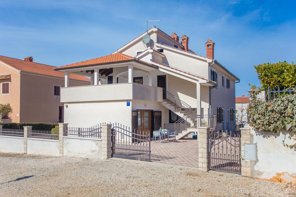 Punta B Hotel Porec Exterior photo